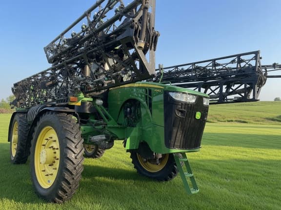 Image of John Deere 4940 equipment image 1