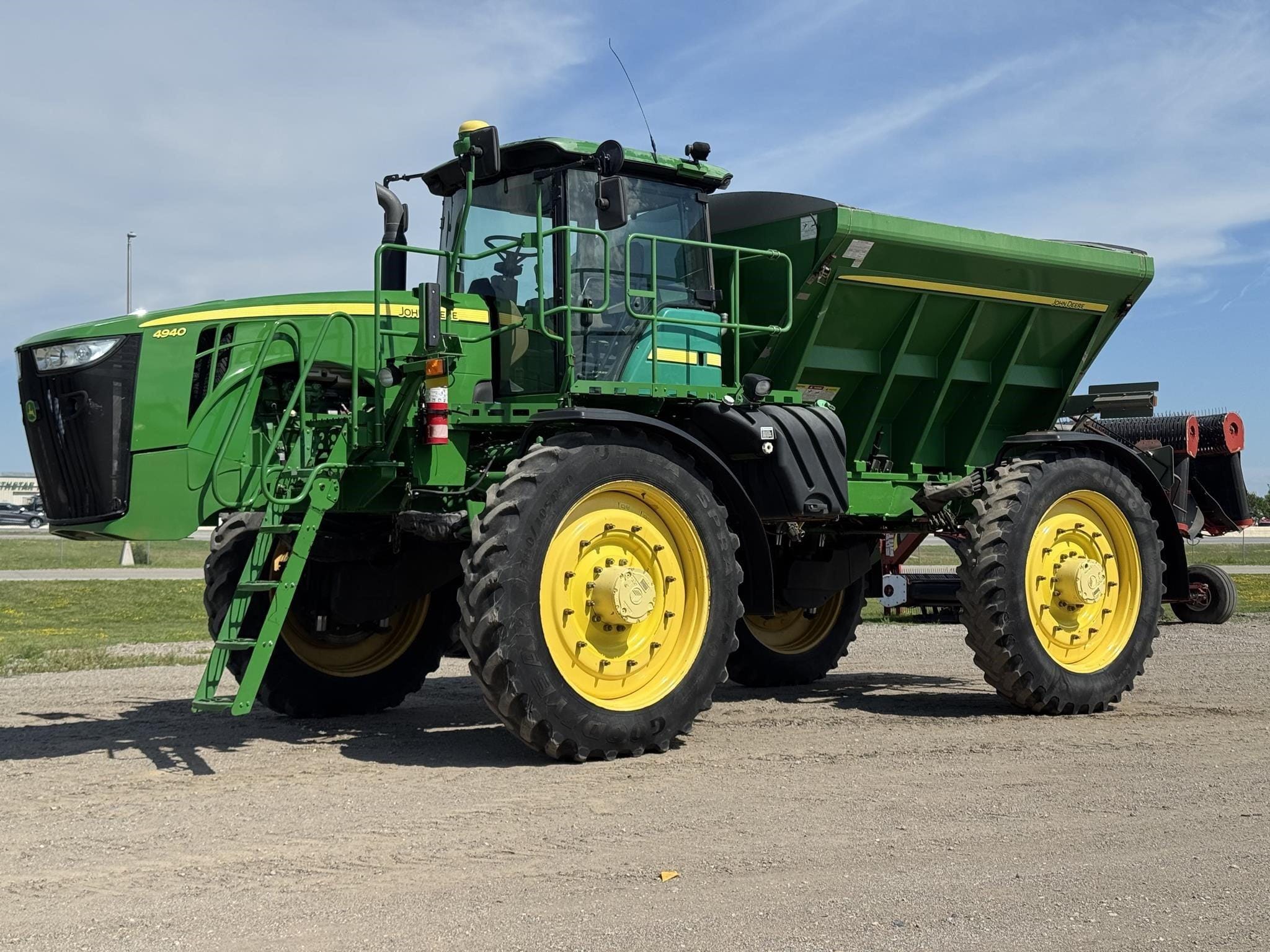 2013 John Deere 4940 Equipment Image0