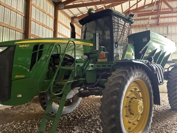 Image of John Deere 4940 equipment image 2
