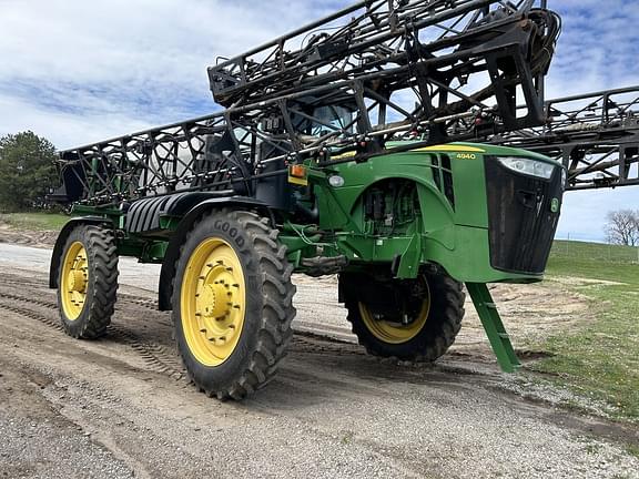 Image of John Deere 4940 Primary image