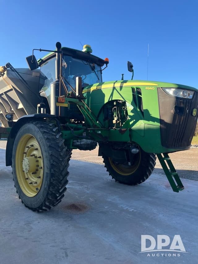Image of John Deere 4940 equipment image 1