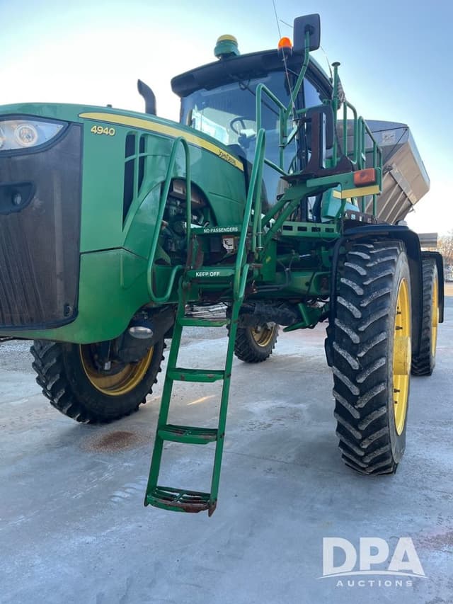 Image of John Deere 4940 equipment image 3