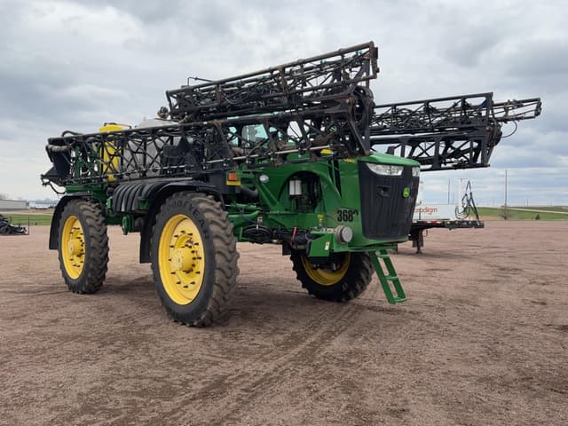 Image of John Deere 4940 equipment image 2