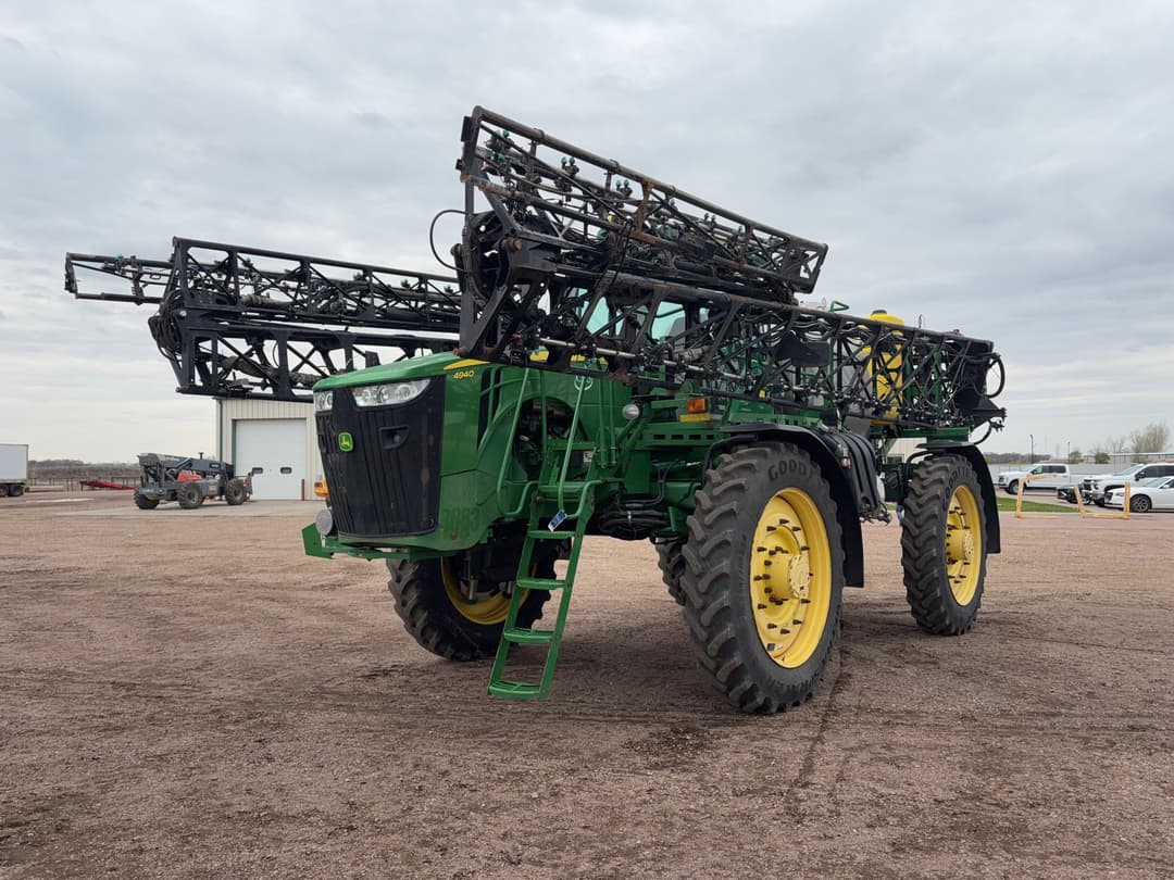 Image of John Deere 4940 Primary image