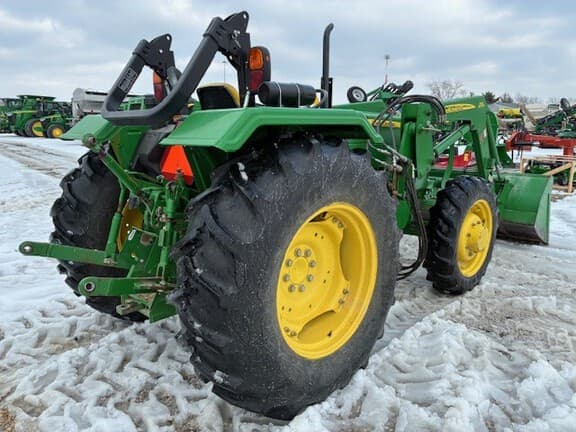 Image of John Deere 5045E equipment image 3