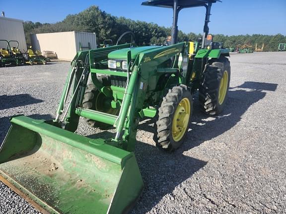 Image of John Deere 5045E equipment image 3