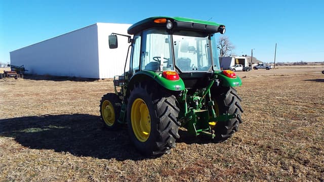 Image of John Deere 5055E equipment image 3