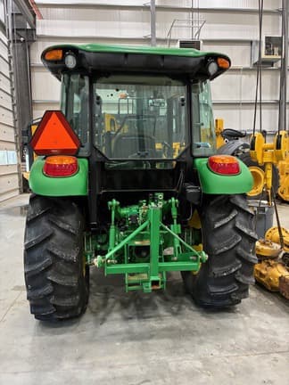 Image of John Deere 5055E equipment image 3