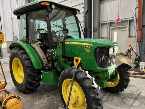2013 John Deere 5055E Equipment Image0