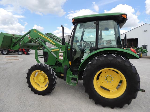 Image of John Deere 5055E equipment image 1