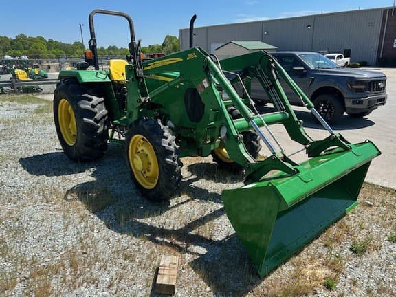 Image of John Deere 5065E equipment image 3