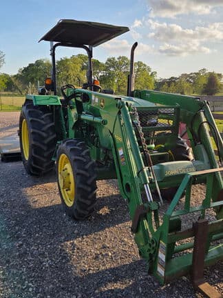 Image of John Deere 5065E equipment image 2