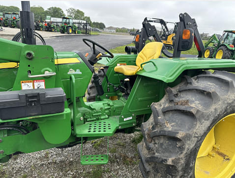 Image of John Deere 5065E equipment image 4