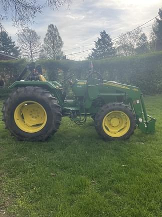 Image of John Deere 5065E equipment image 1