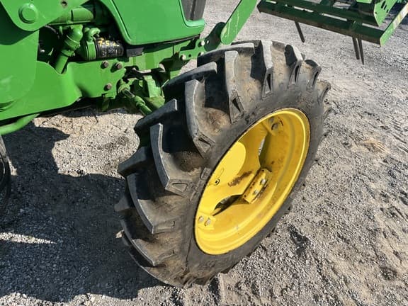 Image of John Deere 5065E equipment image 3