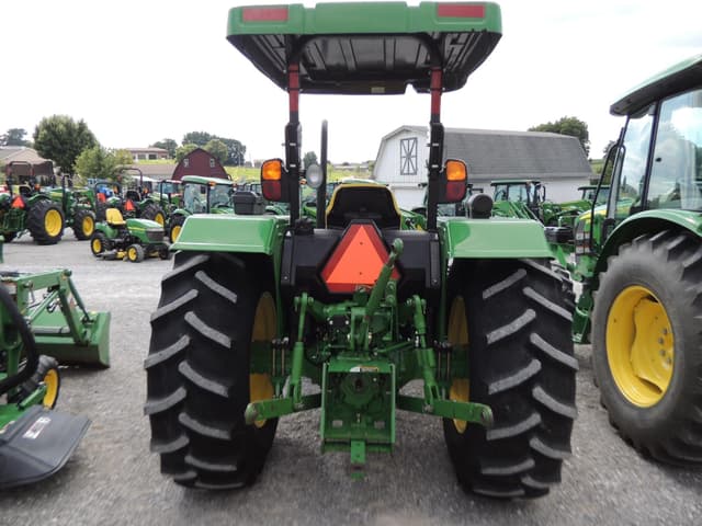 Image of John Deere 5065E equipment image 2