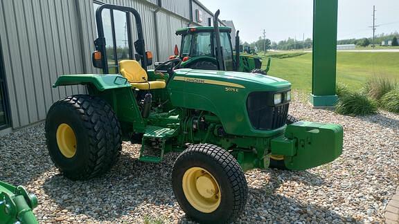 Image of John Deere 5075E equipment image 3