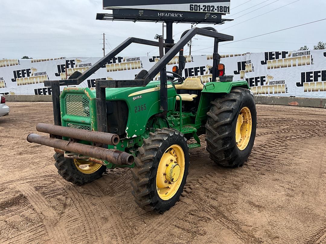 Image of John Deere 5075E Primary image