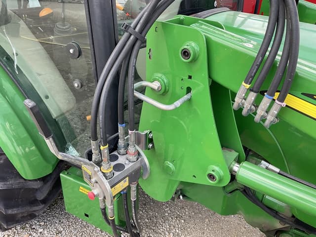 Image of John Deere 5075E equipment image 3