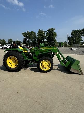 Image of John Deere 5075E equipment image 4