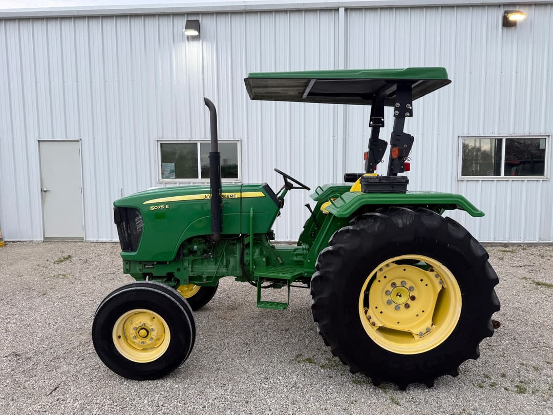 Image of John Deere 5075E Primary image