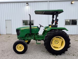 2013 John Deere 5075E Image