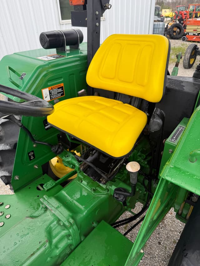 Image of John Deere 5075E equipment image 4