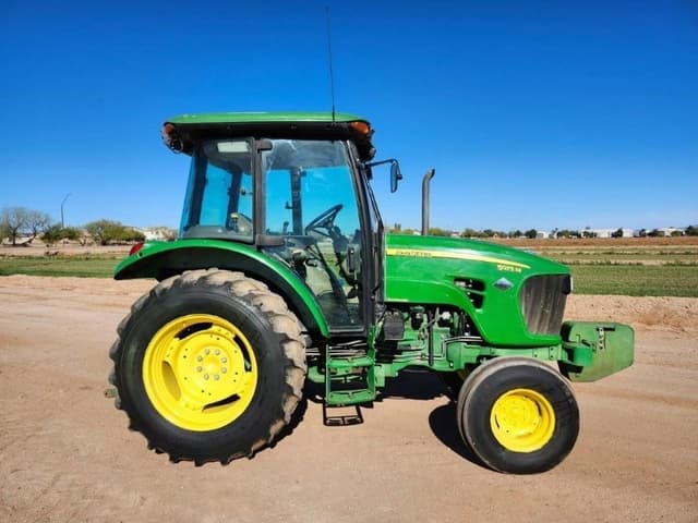 Image of John Deere 5075M equipment image 1