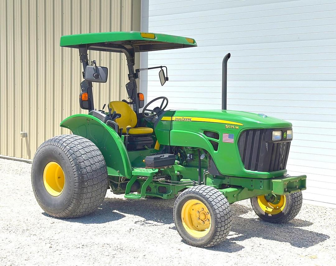 Image of John Deere 5075M Primary image