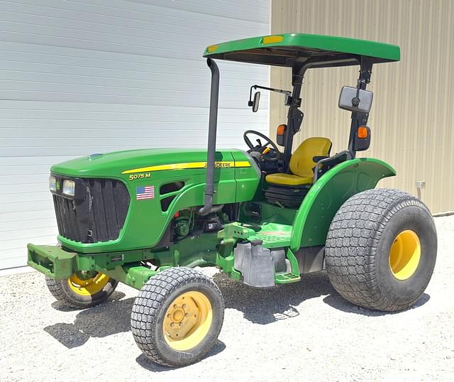 Image of John Deere 5075M equipment image 1