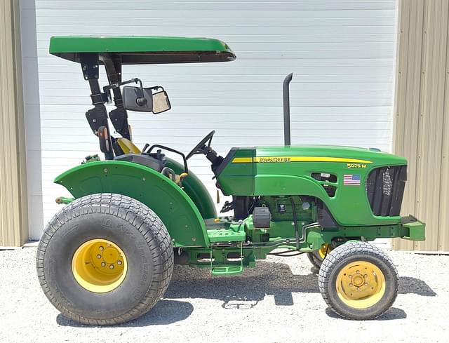 Image of John Deere 5075M equipment image 2