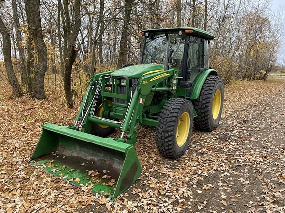 Image of John Deere 5083E equipment image 1