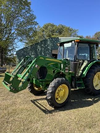 Image of John Deere 5083E equipment image 2