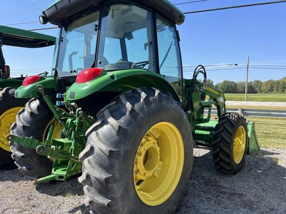 Image of John Deere 5083E equipment image 3