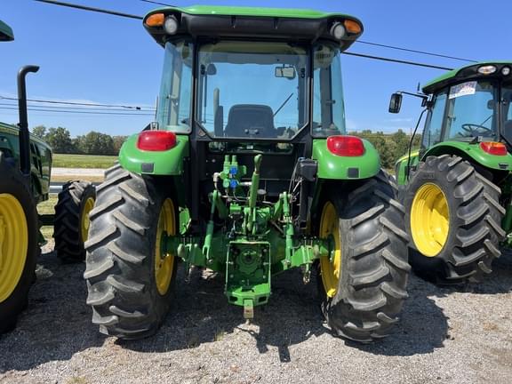 Image of John Deere 5083E equipment image 4