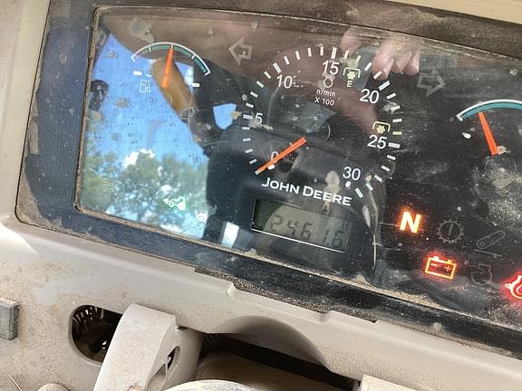 Image of John Deere 5083E equipment image 4