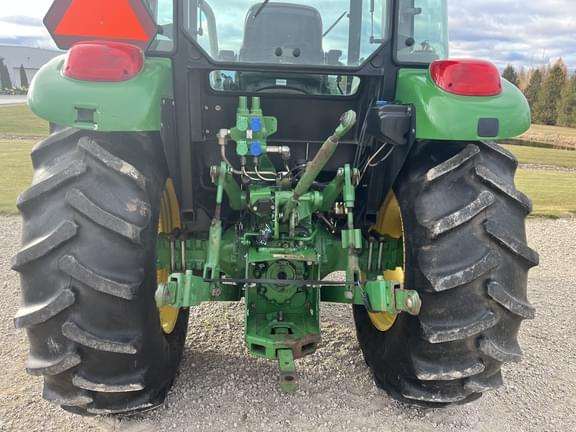 Image of John Deere 5083E equipment image 2