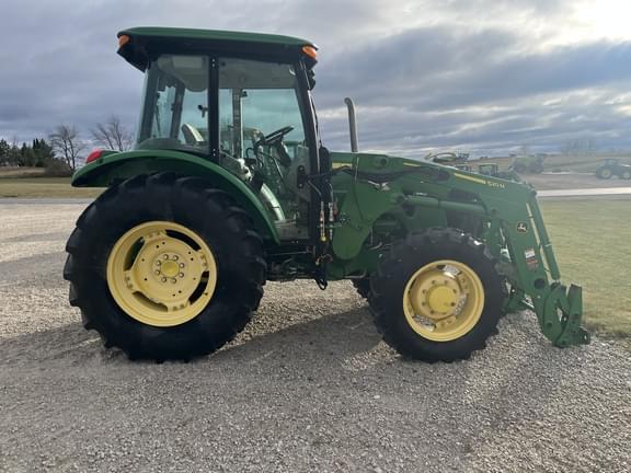 Image of John Deere 5083E equipment image 4