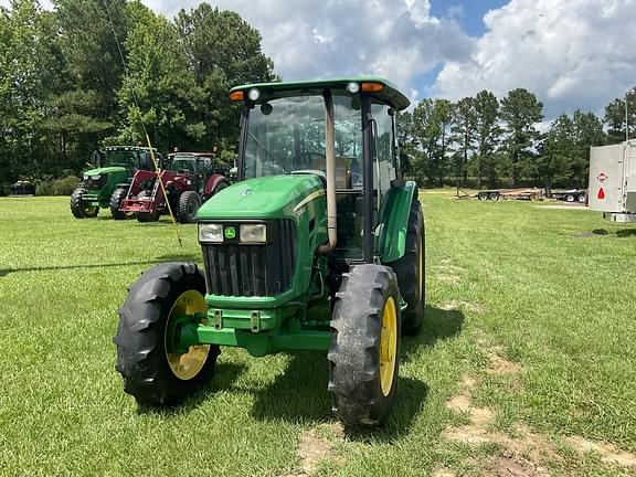 Image of John Deere 5083E equipment image 3
