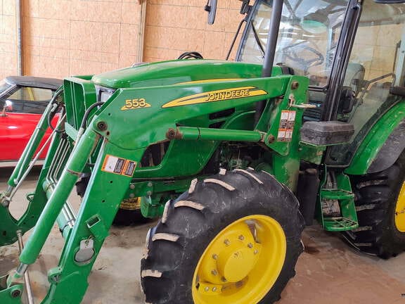 2013 John Deere 5083E Equipment Image0