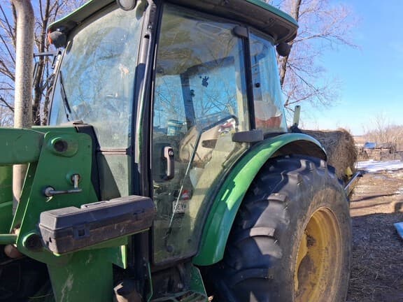 Image of John Deere 5083E equipment image 2