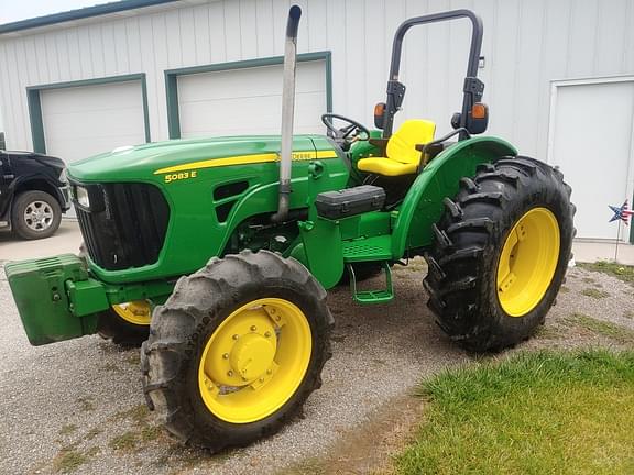 Image of John Deere 5083E equipment image 1