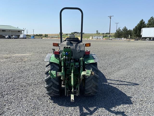 Image of John Deere 5083EN equipment image 3