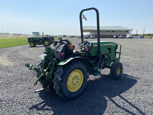 Image of John Deere 5083EN equipment image 4