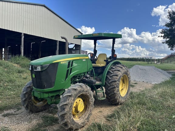 2013 John Deere 5085E Equipment Image0