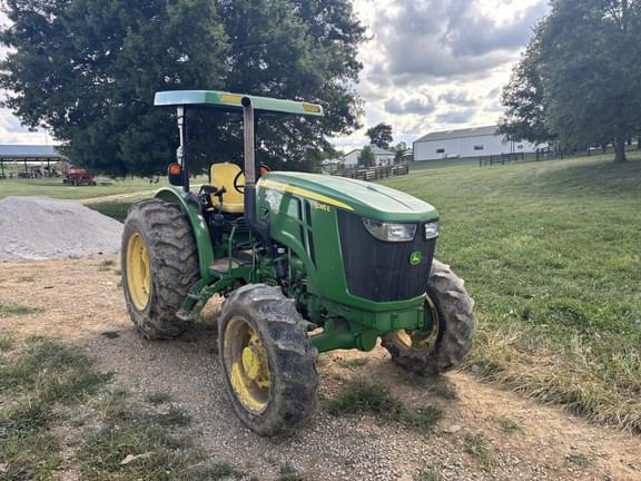 Image of John Deere 5085E equipment image 2