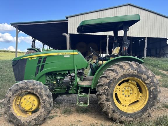 Image of John Deere 5085E equipment image 3