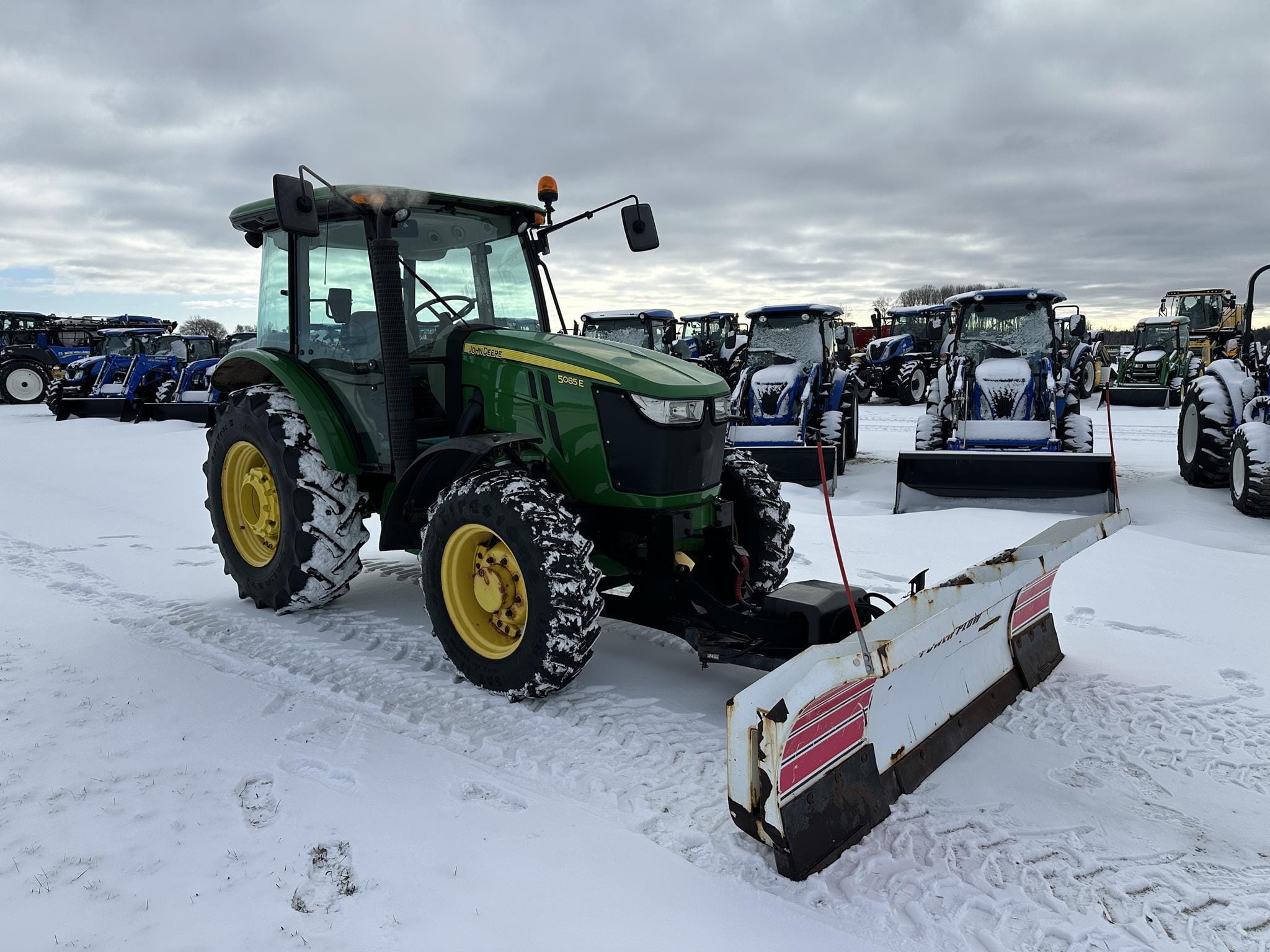 Main image John Deere 5085E