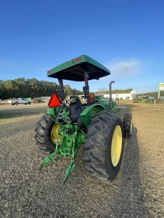 Image of John Deere 5085E equipment image 4