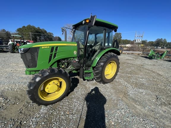 Image of John Deere 5085E equipment image 1